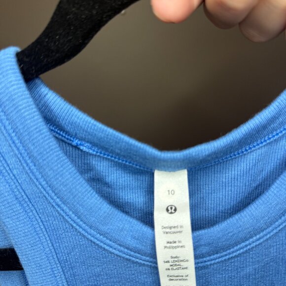 Lululemon - Hold Tight Cropped Tank - Size 10 - Blue - Picture 5 of 5
